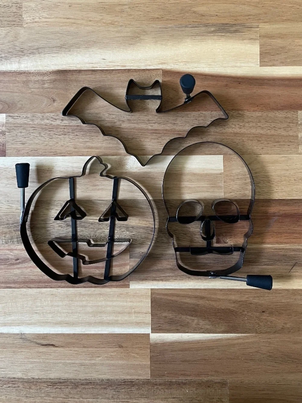 Set of 3 Halloween Pancake molds: Bat, Skull, Jack-o'-Lantern - Williams Sonoma